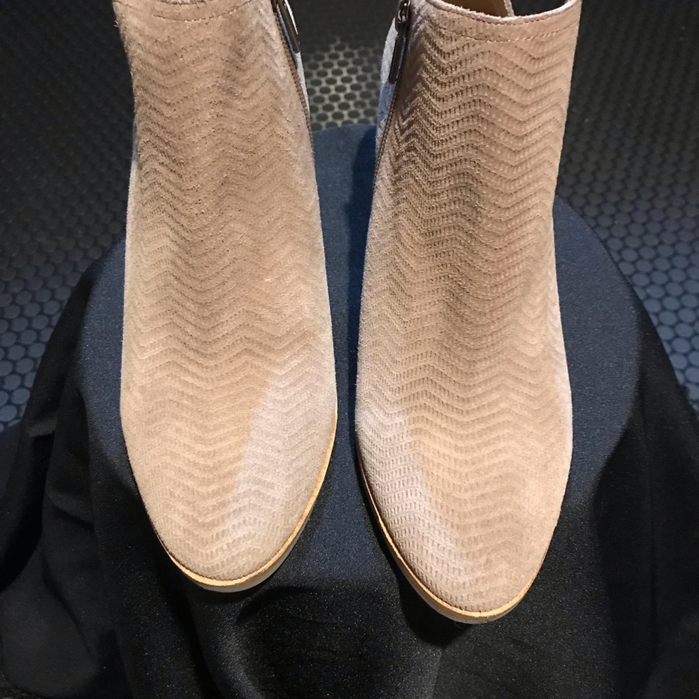 🍀NEW Lucky🍀Brand Pickla Booties Taupe - Picture 11 of 15